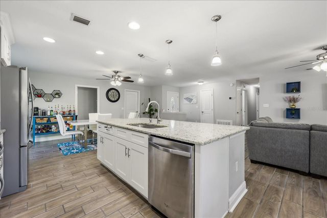 524 E HILLCREST STREET, Altamonte Springs, FL 32701