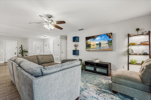 524 E HILLCREST STREET, Altamonte Springs, FL 32701