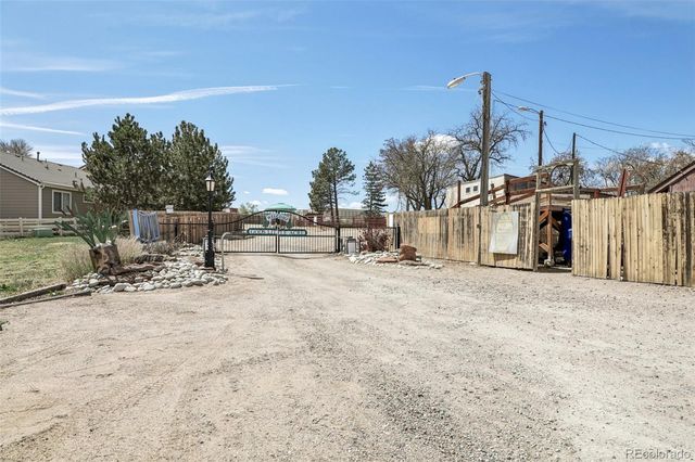 14883 E Maple Place, Aurora, CO 80012