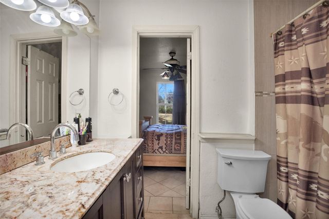 417 E Park Street, Alvin, TX 77511