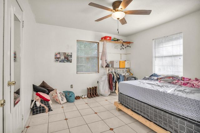 417 E Park Street, Alvin, TX 77511