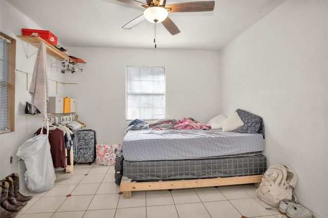 417 E Park Street, Alvin, TX 77511