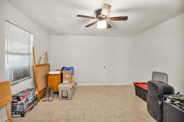 417 E Park Street, Alvin, TX 77511