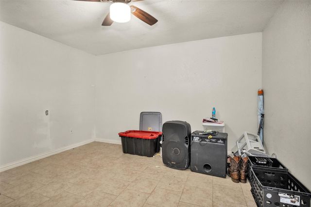 417 E Park Street, Alvin, TX 77511