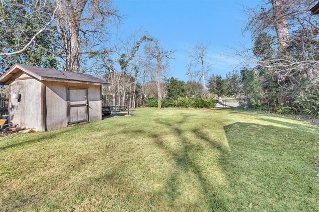 417 E Park Street, Alvin, TX 77511