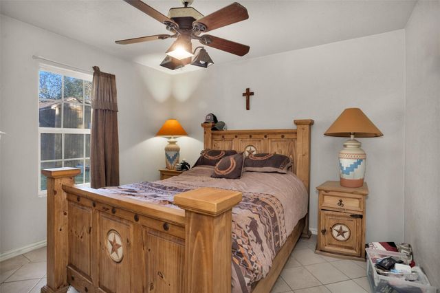 417 E Park Street, Alvin, TX 77511