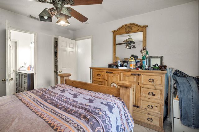 417 E Park Street, Alvin, TX 77511