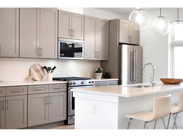 22 Oneida Ct, Denver, CO 80230