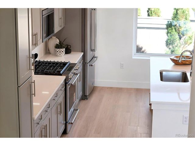 22 Oneida Ct, Denver, CO 80230