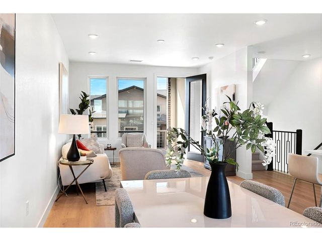 22 Oneida Ct, Denver, CO 80230