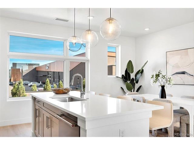 22 Oneida Ct, Denver, CO 80230