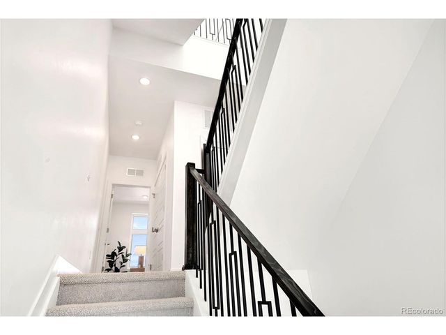 22 Oneida Ct, Denver, CO 80230