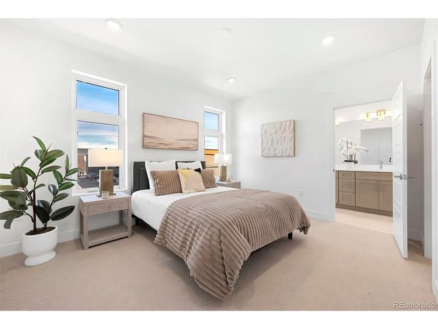 22 Oneida Ct, Denver, CO 80230