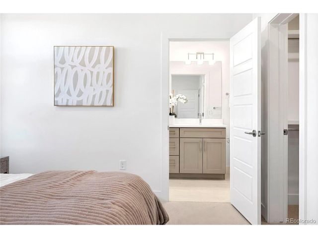 22 Oneida Ct, Denver, CO 80230