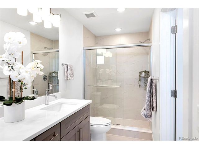 22 Oneida Ct, Denver, CO 80230