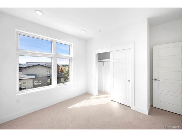 22 Oneida Ct, Denver, CO 80230