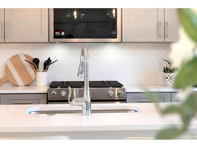 22 Oneida Ct, Denver, CO 80230