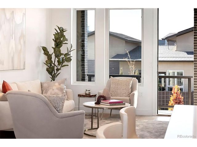 22 Oneida Ct, Denver, CO 80230