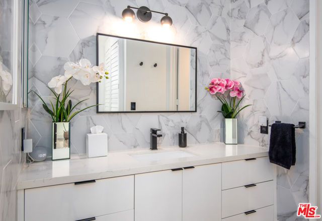 6000 Canterbury Drive D114, Culver City, CA 90230