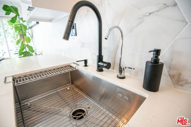 6000 Canterbury Drive D114, Culver City, CA 90230