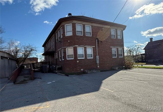 1313 21st St., Granite City, IL 62040