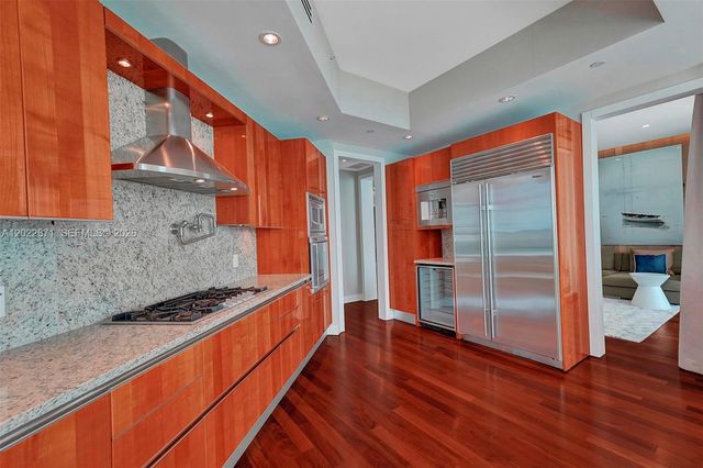 16051 Collins Ave 1102, Sunny Isles Beach, FL 33160