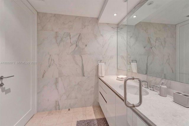 16051 Collins Ave 1102, Sunny Isles Beach, FL 33160