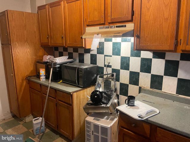 207 HIGHLAND AVE, Chester, PA 19013