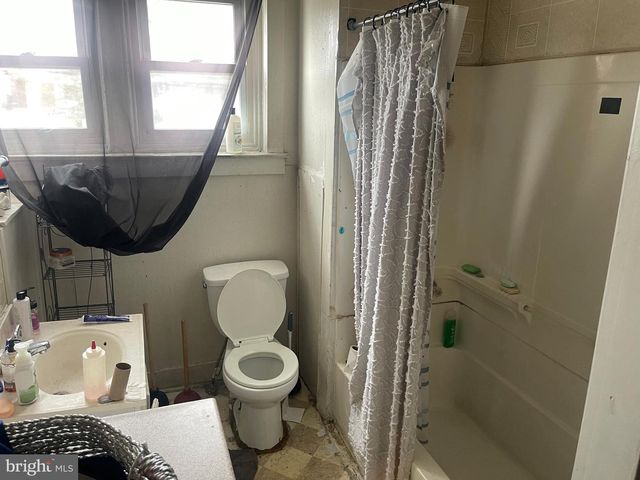 207 HIGHLAND AVE, Chester, PA 19013
