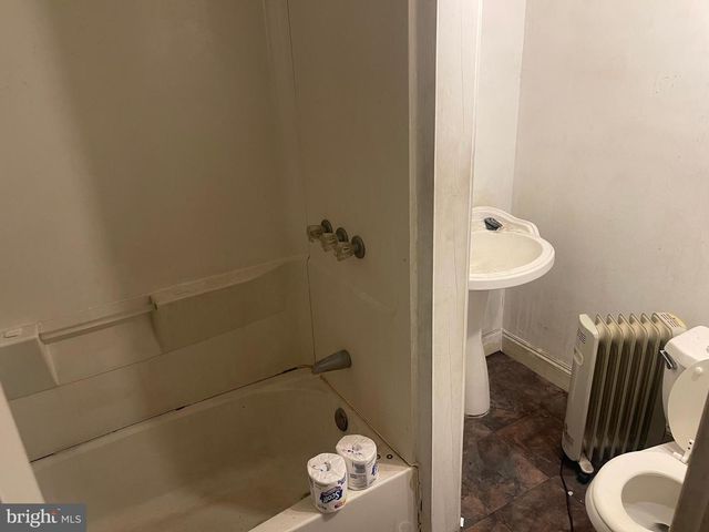 207 HIGHLAND AVE, Chester, PA 19013