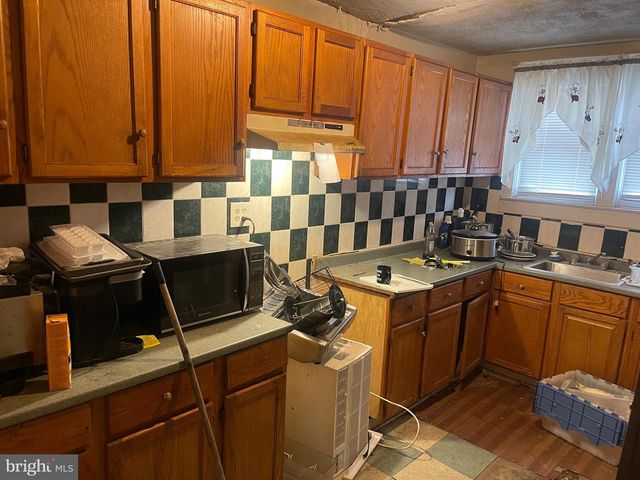 207 HIGHLAND AVE, Chester, PA 19013