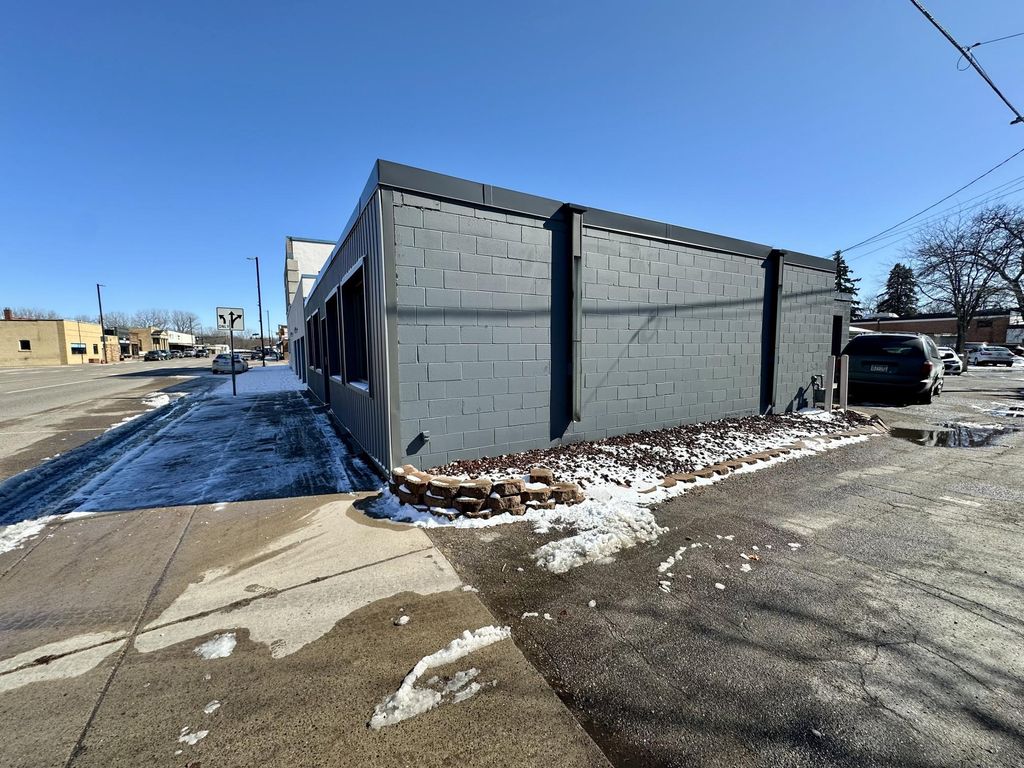 605 1st Street, Princeton, MN 55371 — exterior