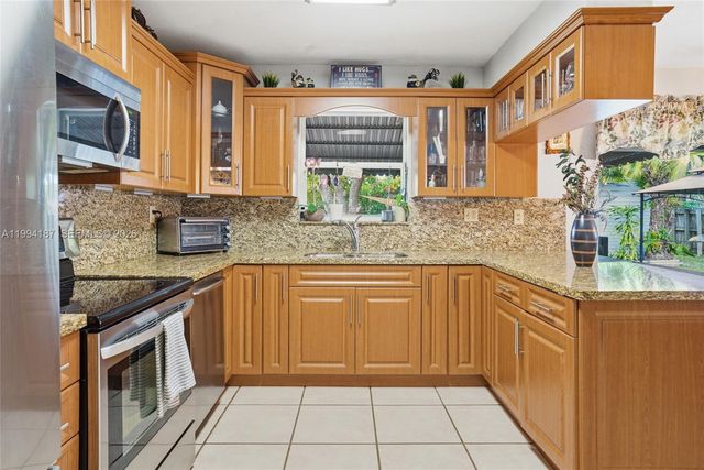 28500 SW 161st Ave, Homestead, FL 33033