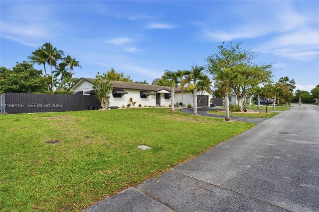28500 SW 161st Ave, Homestead, FL 33033