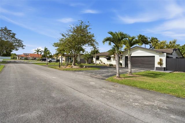 28500 SW 161st Ave, Homestead, FL 33033