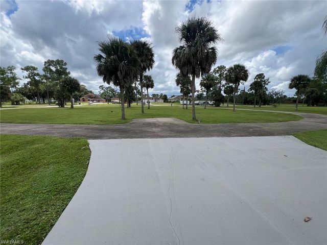 2875 18th AVE SE, Naples, FL 34117