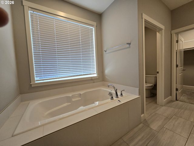 8207 Ne 168TH Pl, Vancouver, WA 98682