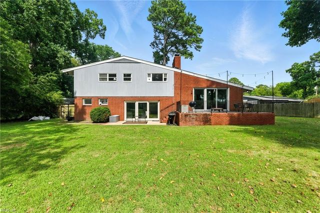 15 Meadow DR, Newport News, VA 23606