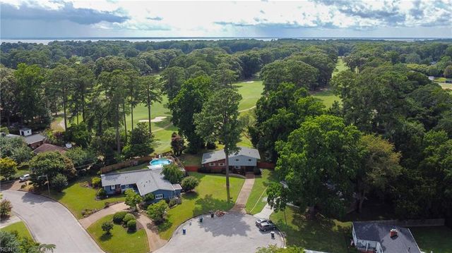 15 Meadow DR, Newport News, VA 23606