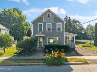 8 Newton Avenue, Saratoga Springs, NY 12866