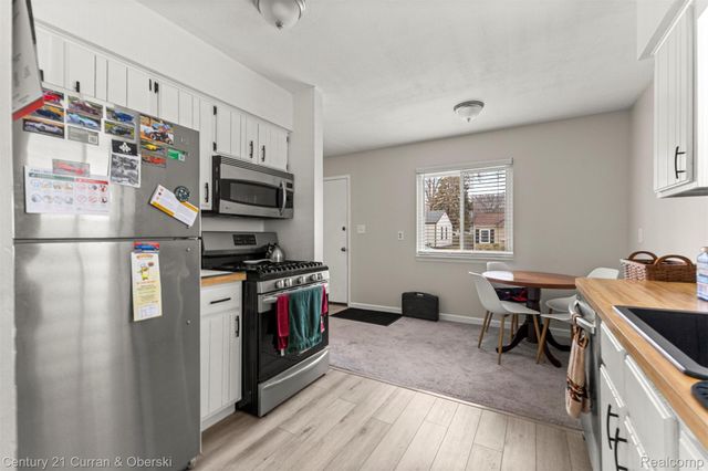 27423 Groveland Street, Madison Heights, MI 48071