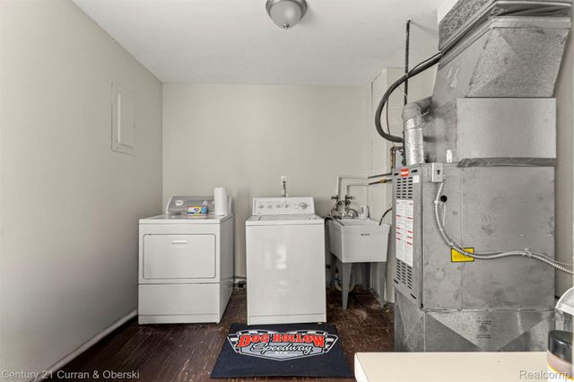 27423 Groveland Street, Madison Heights, MI 48071