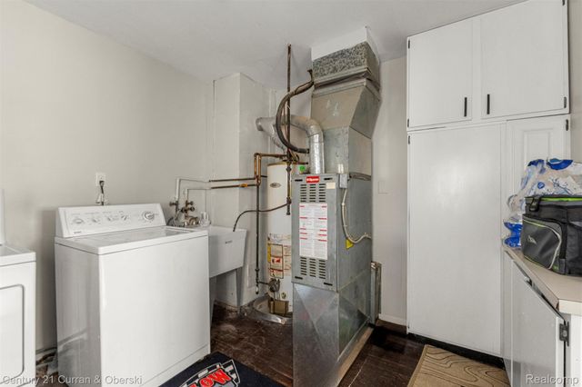 27423 Groveland Street, Madison Heights, MI 48071