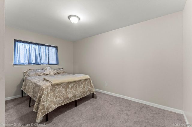 27423 Groveland Street, Madison Heights, MI 48071