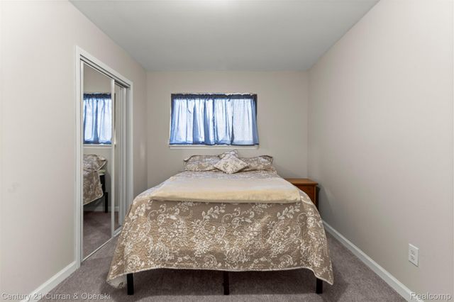 27423 Groveland Street, Madison Heights, MI 48071