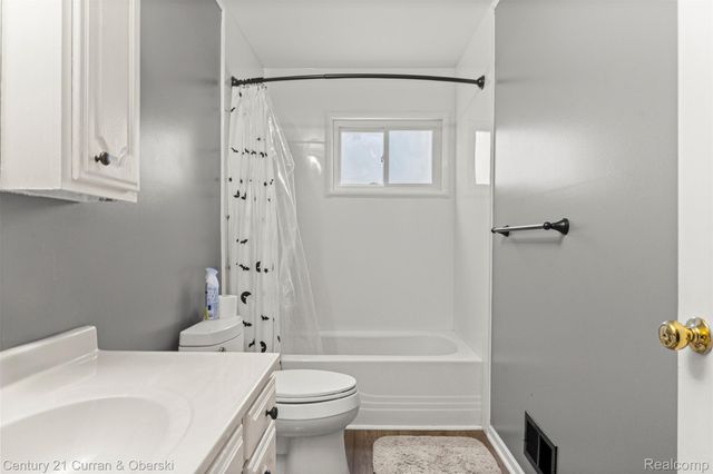 27423 Groveland Street, Madison Heights, MI 48071