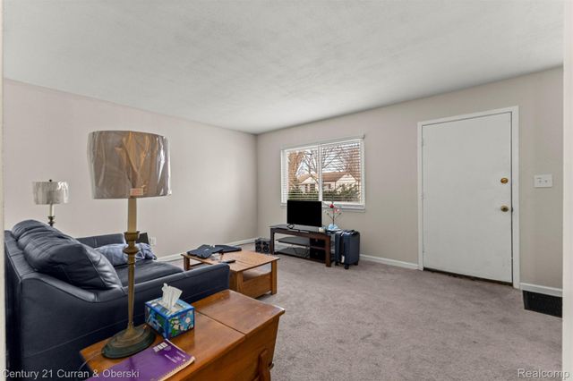 27423 Groveland Street, Madison Heights, MI 48071