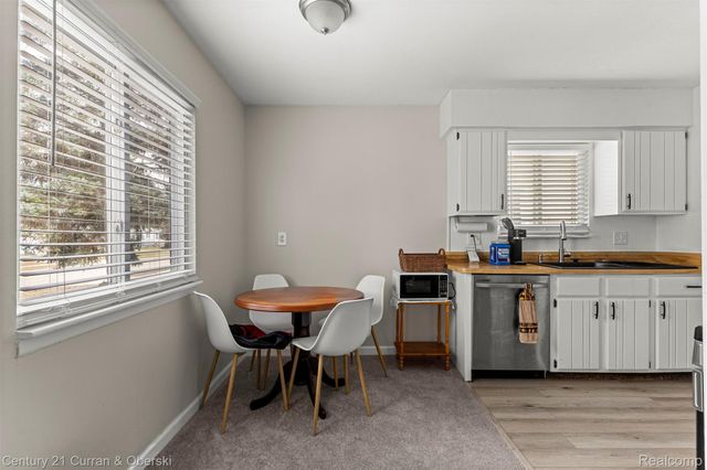 27423 Groveland Street, Madison Heights, MI 48071