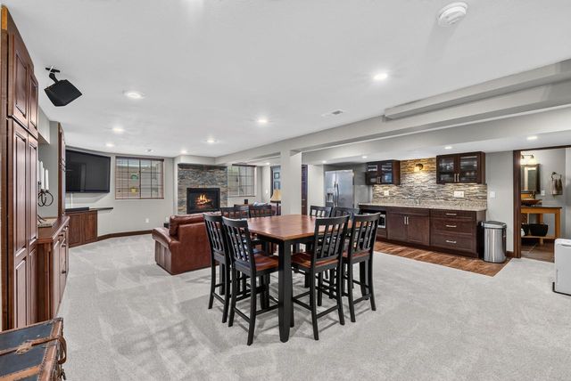 W170N5141 Fair Oak PARKWAY, Menomonee Falls, WI 53051