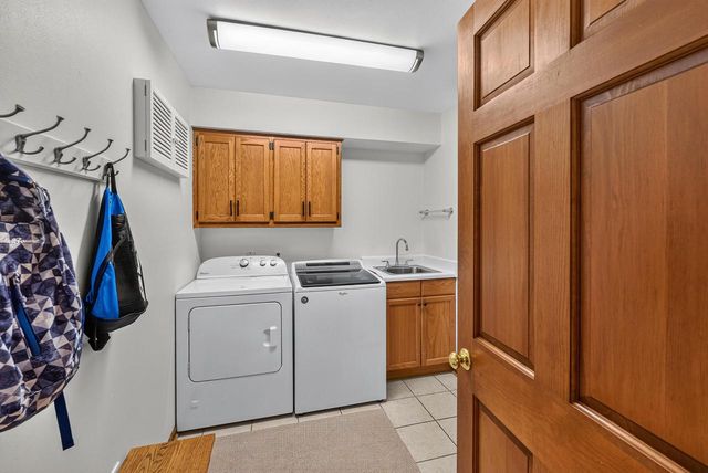 W170N5141 Fair Oak PARKWAY, Menomonee Falls, WI 53051